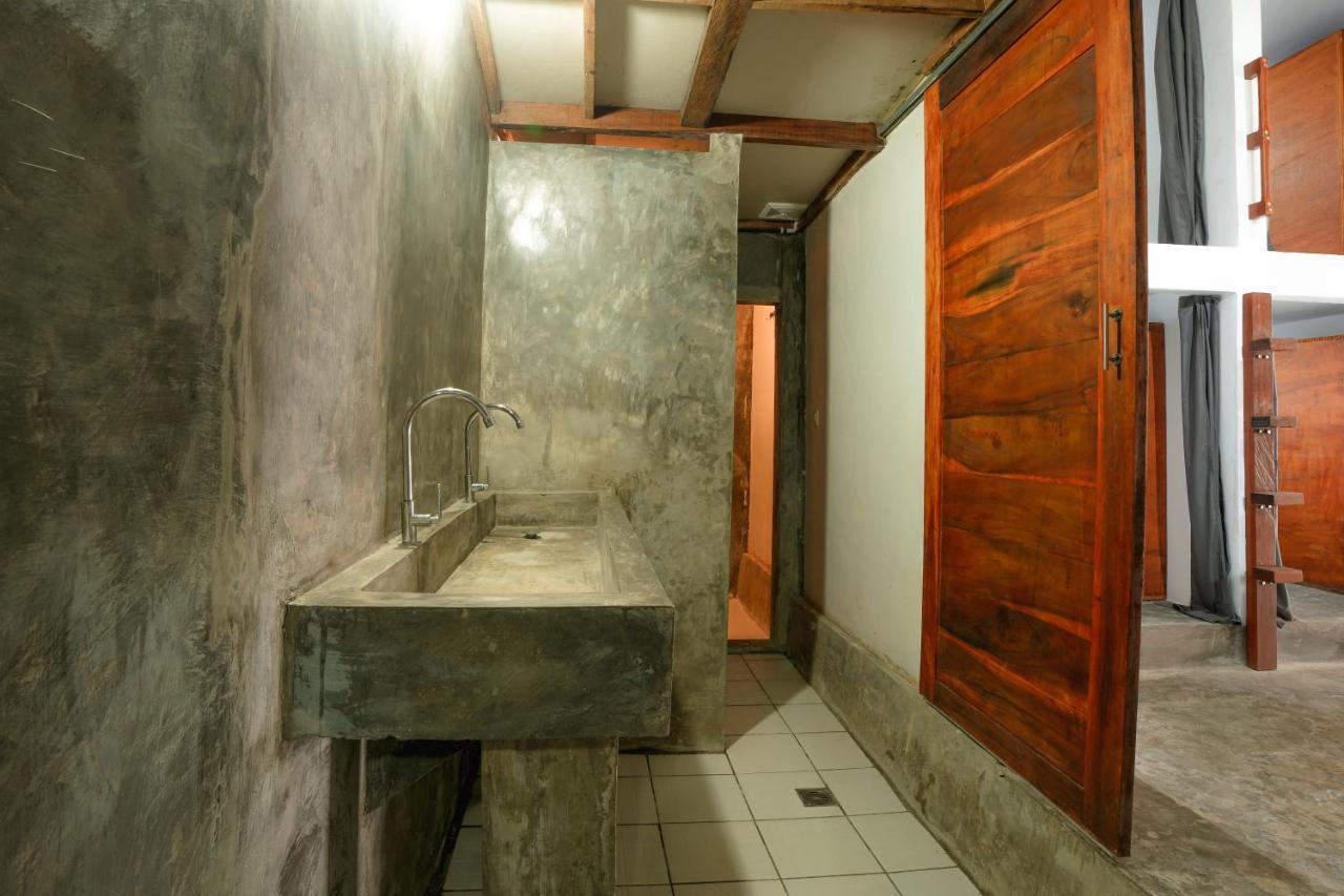 Kuta  Waiwas Hostel מראה חיצוני תמונה